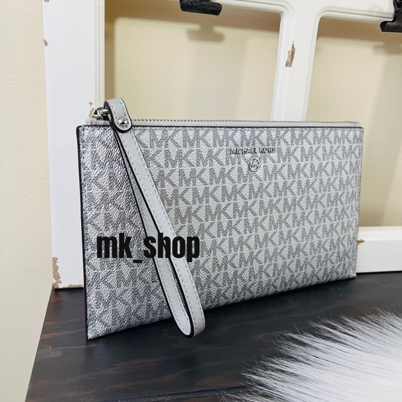 Michael Kors Jet Set Charm Large Zip Clutch Wristlet Silver - Picture 2 of 11